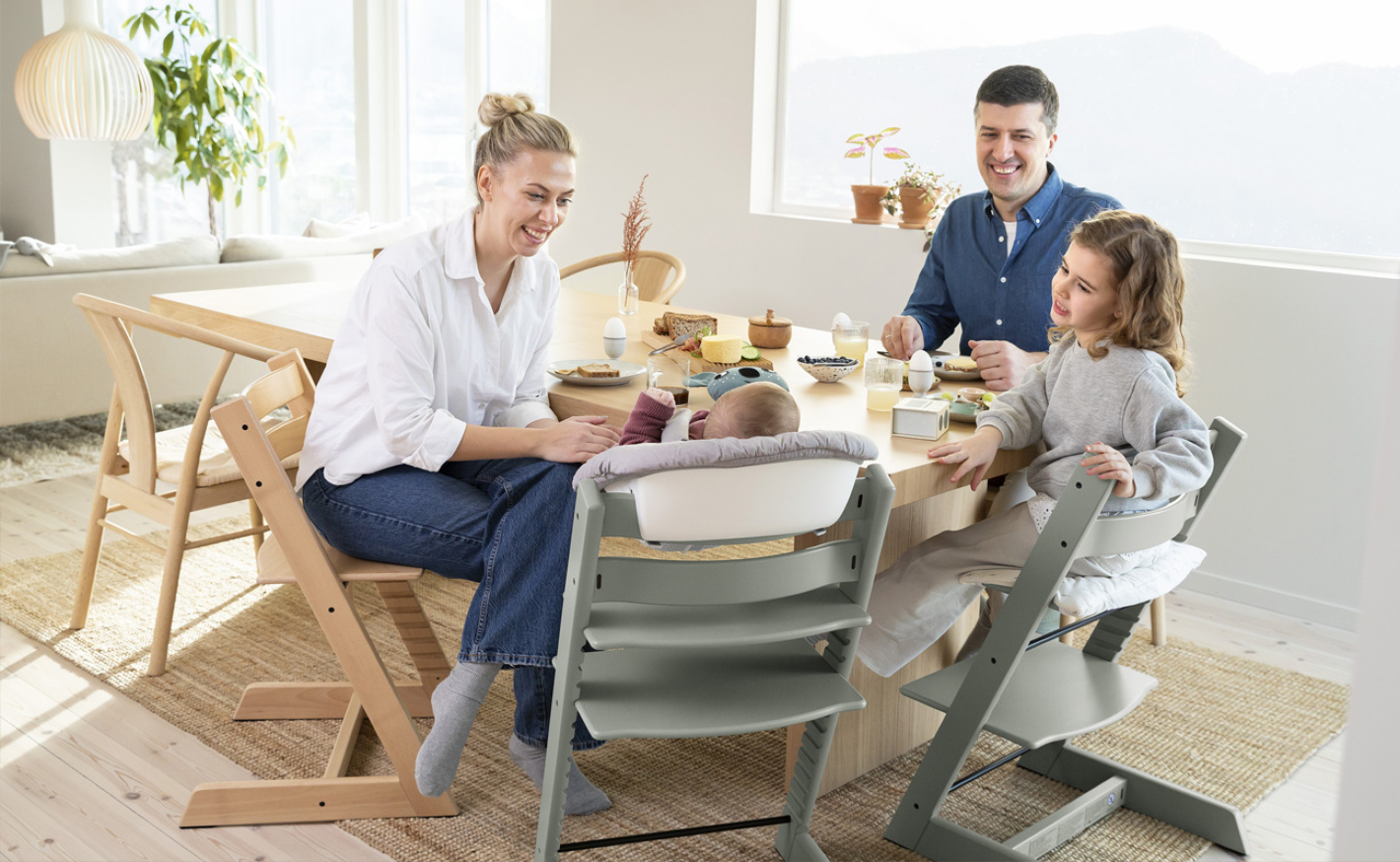 U jídelního stolu s miminkem: Dětská jídelní židlička je klíčová